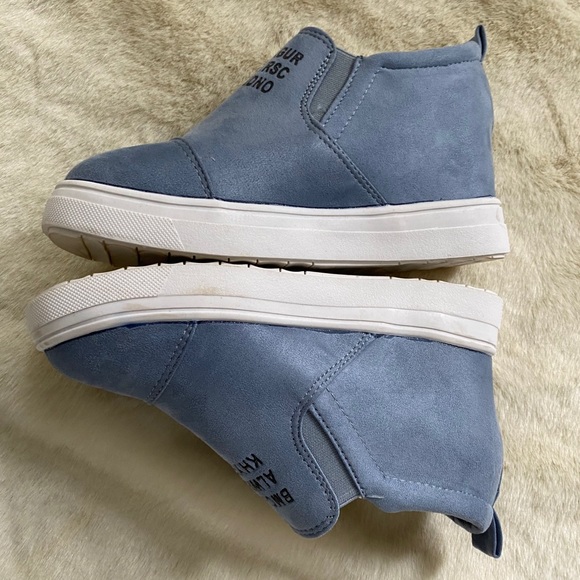 Blue wedge fashion running shoe - Picture 3 of 5